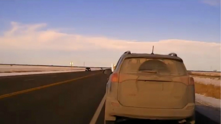 manitoba driver experiences instant karma after tossing speeding ticket 