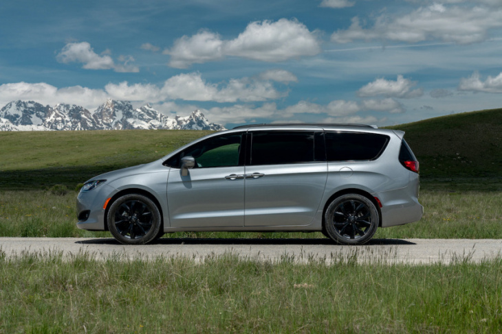 chrysler celebrates 15 million minivans with red special