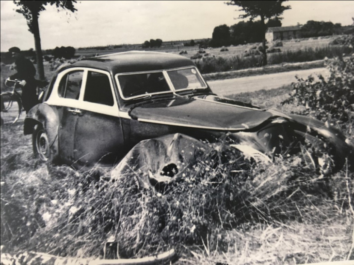 bentley coachbuilders revive a car lost to war
