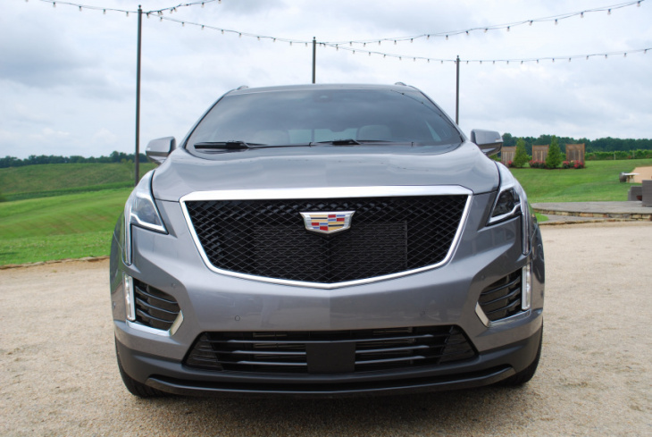 2020 cadillac xt5 gets added tech, refinement, and a new engine