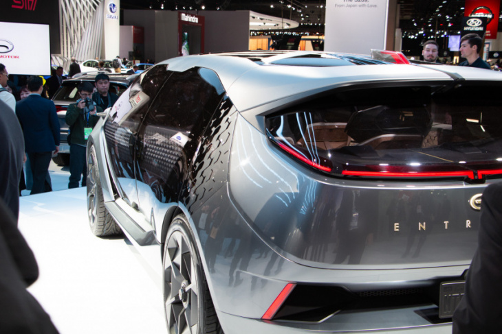 gac motor shows electric concept, sick dance moves in detroit