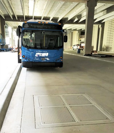 kansas city airport becomes the first to introduce wireless ev charging for its shuttles
