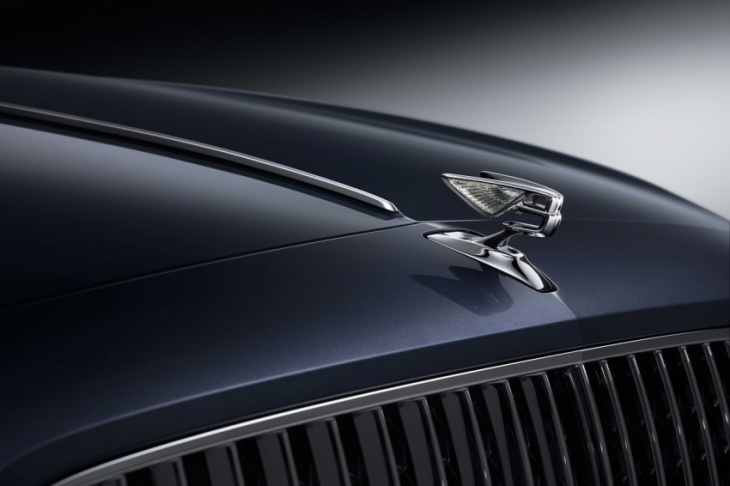 bentley shows off ultimate luxury with new flying spur