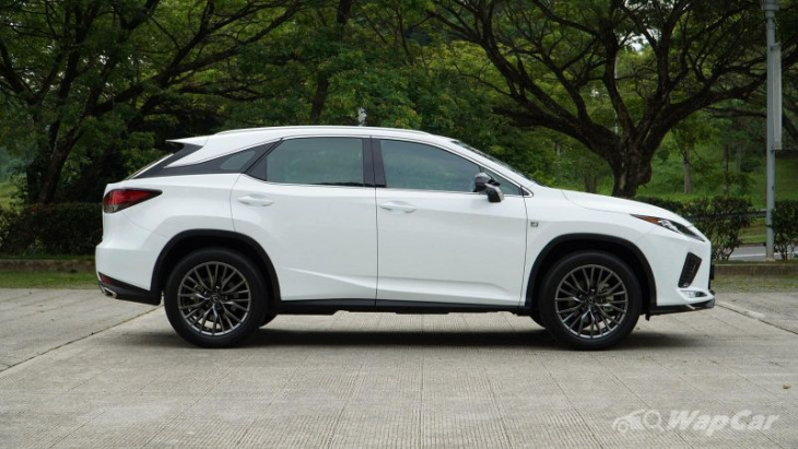 umw toyota and lexus sees 11% higher sales for april 2022 in malaysia