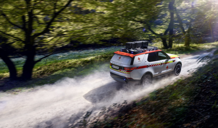 land rover builds special discovery for red cross emergency response