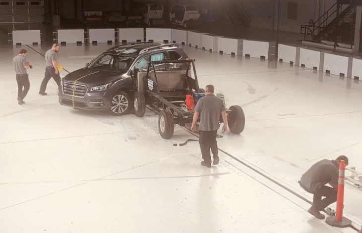 brand new 2019 subaru ascent gets wrecked, right before our eyes