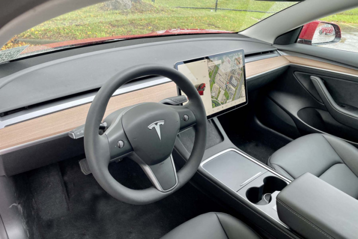 baby born in front seat of tesla with autopilot engaged 