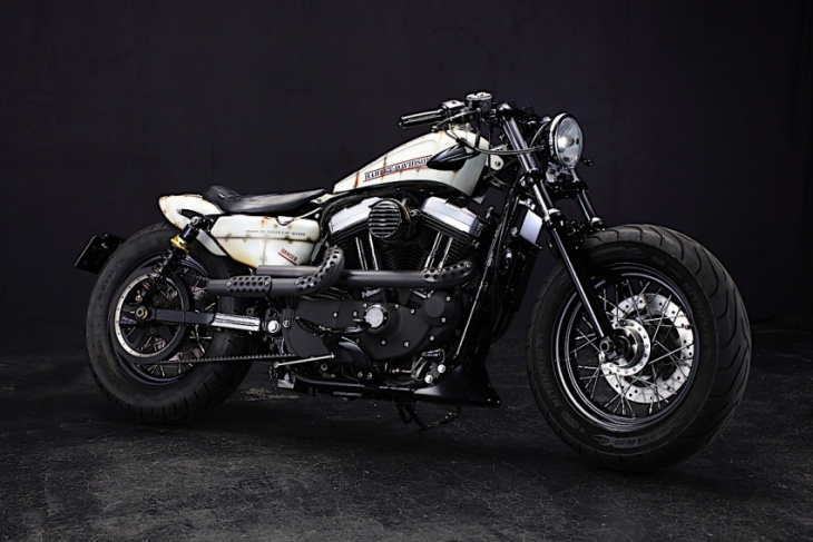 harley-davidson usaf street weapon has warning signs written all over it
