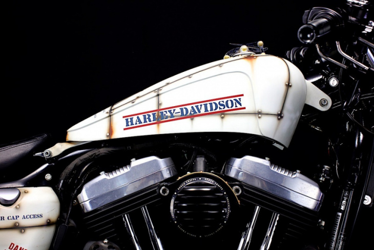 harley-davidson usaf street weapon has warning signs written all over it