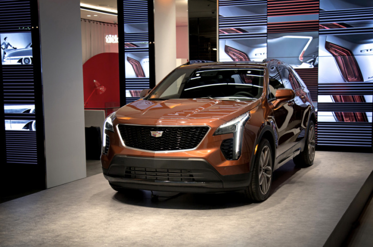 cadillac aims to stir up the premium compact suv market with the 2019 xt4