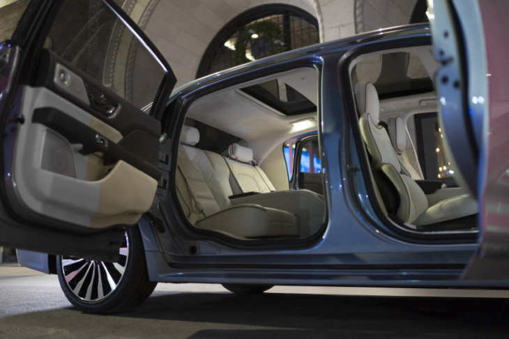 lincoln brings back coach doors on continental