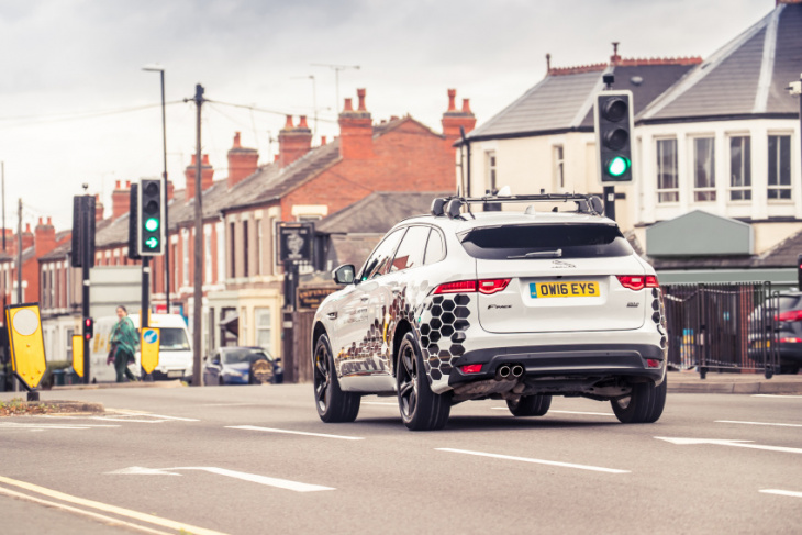 jaguar land rover learning to talk to traffic lights