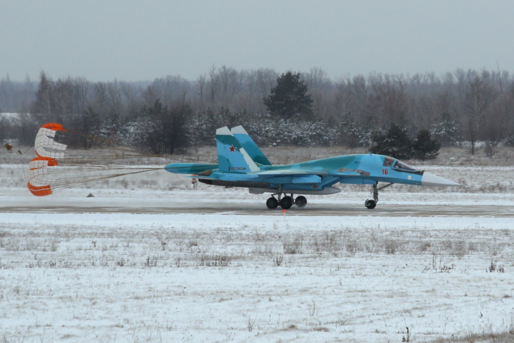fierce su-34 bombers ready for intense training during the infamous russian winter