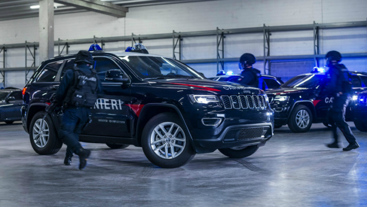 jeep-abinieri: italian police get armoured grand cherokees