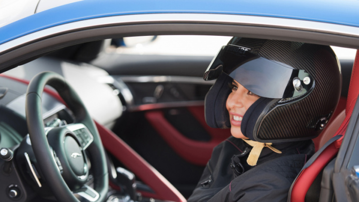 saudi arabia lifts driving ban for women
