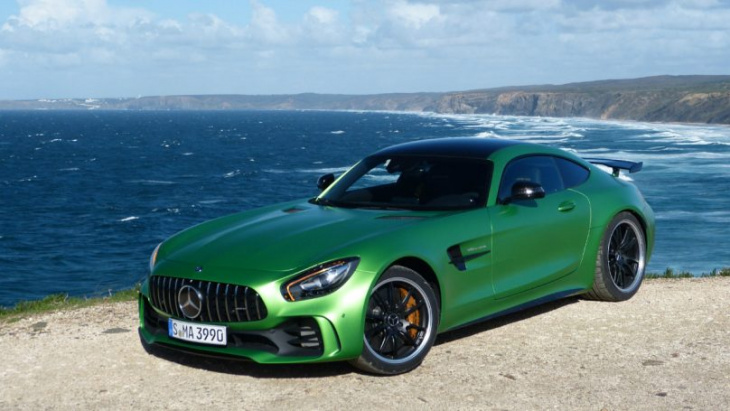 mercedes-amg gt r is big, fast and loud
