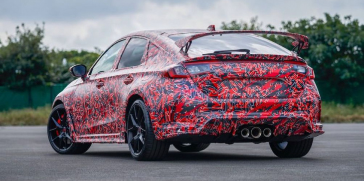 2022 honda civic type r spotted again; sounds good, manual, does jumps (video)