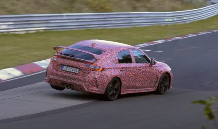 2022 honda civic type r spotted again; sounds good, manual, does jumps (video)