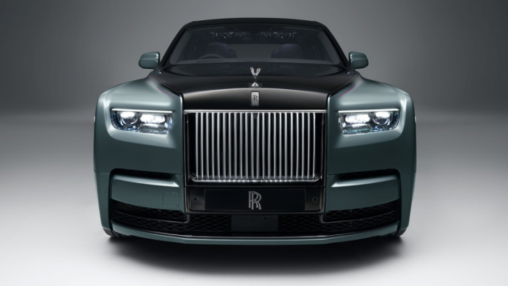rolls-royce updates the phantom, changes as little as possible