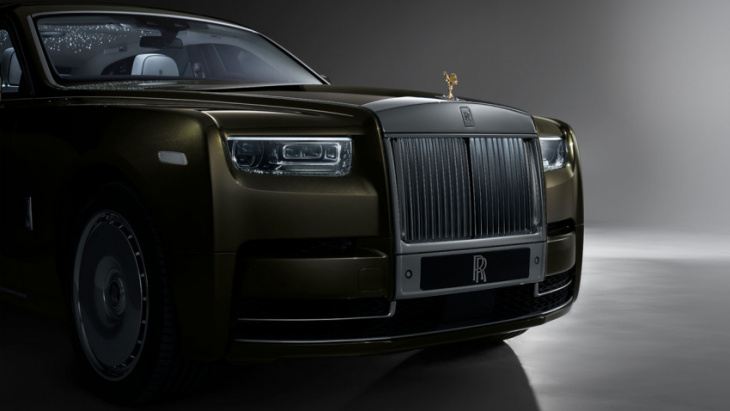 rolls-royce updates the phantom, changes as little as possible