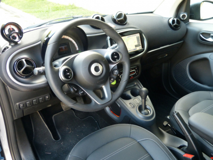 2017 smart fortwo electric drive is one entertaining ride – wheels.ca