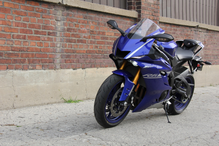 2017 yamaha yzf-r6 review