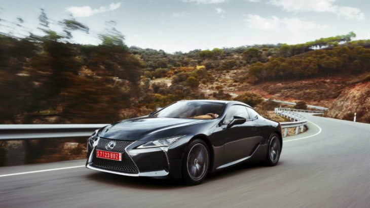 lexus wows with new flagship, the lc 500/500h coupe