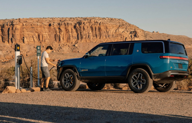 ford ditches plan to co-develop new electric vehicles with rivian