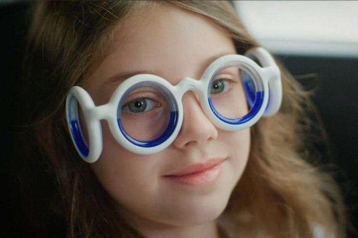 citroën creates funky glasses to help prevent car motion sickness