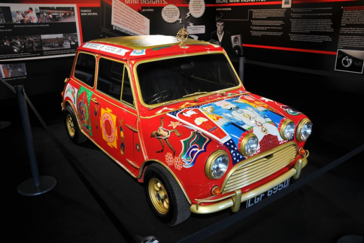 top 10 famous people who owned a mini