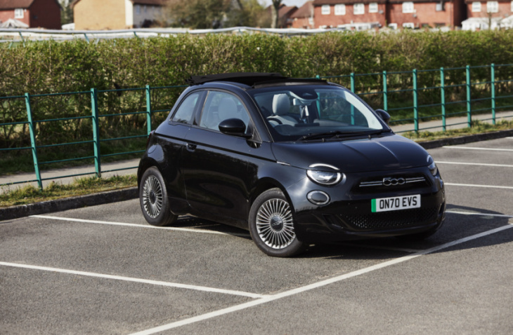 ev subscription service onto adds 600 fiat 500s to fleet