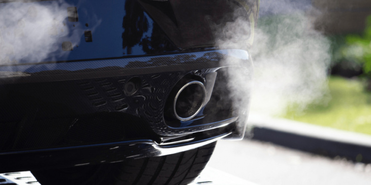eu parliament committee votes to ban combustion engines from 2035