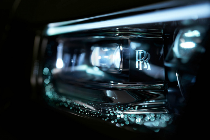 world premiere: 2023 rolls-royce phantom facelift — improving on perfection