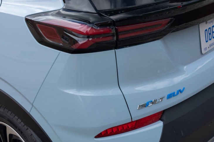 android, 2022 chevrolet bolt euv review: electric; useful; vanilla