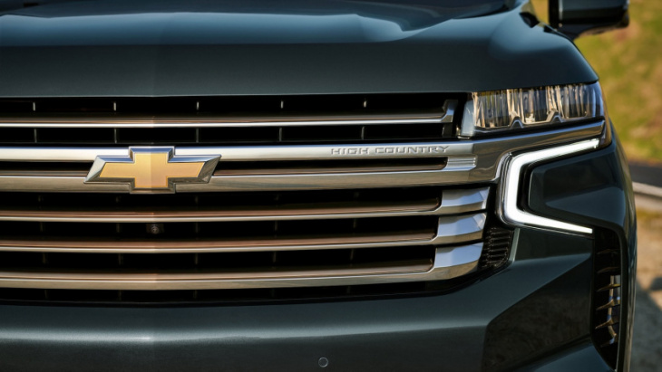 2023 chevrolet tahoe and suburban suvs next in line for super cruise hands-free driving aid