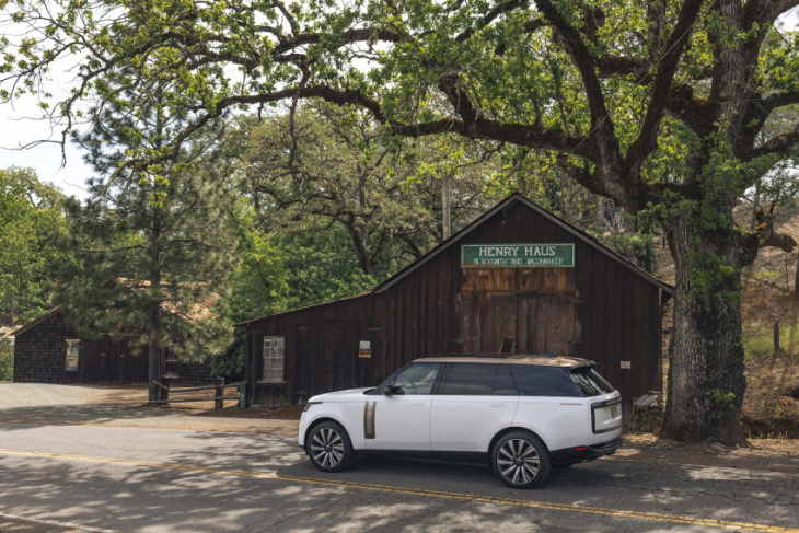 fifth-generation range rover review: classically modernised