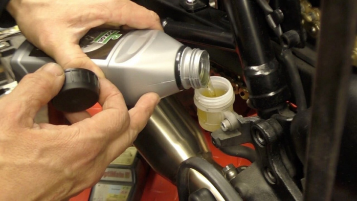 tips for motorcycle brake maintenance
