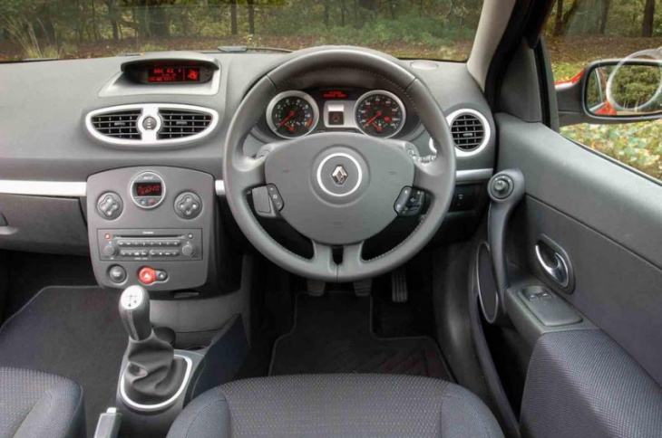 greatest road tests ever: renault clio