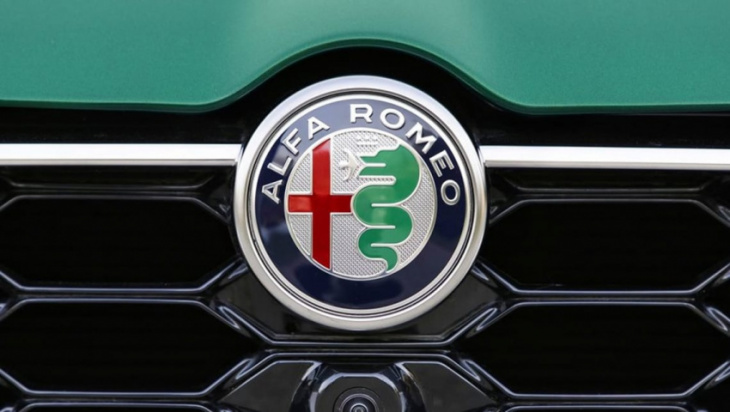 alfa romeo set to get off the canvas and into the australian sales fight against audi, bmw, genesis and mercedes-benz