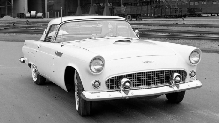 ford considers bringing back the thunderbird