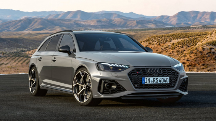 new audi rs4 and rs5 competition models race in