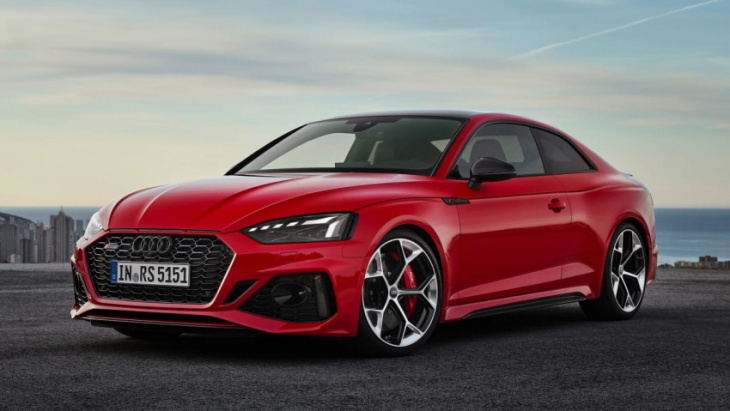 new audi rs4 and rs5 competition models race in