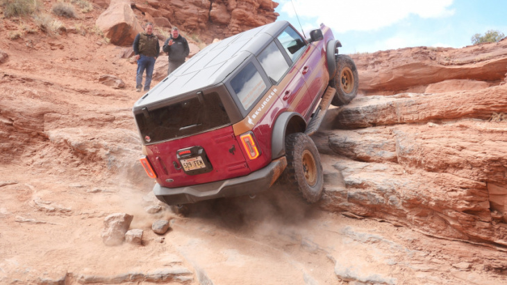 testing a new 2021 ford bronco lift kit in moab
