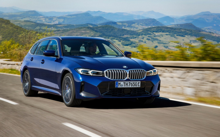bmw 3 series updated for 2022 with exterior design tweaks and curved display dashboard
