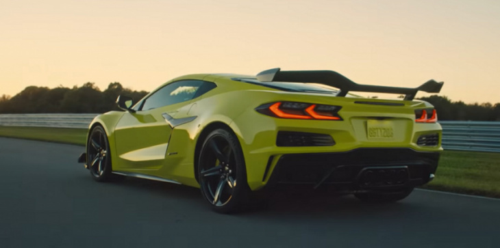 ‘corvette academy’ continues with a closer look at the aerodynamics and interior of the 2023 corvette z06