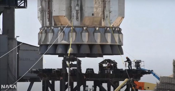 spacex begins installing new ‘raptor 2’ engines on super heavy booster