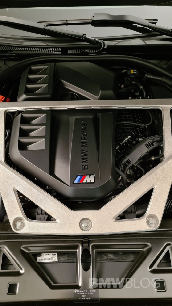 walk around of the bmw m4 csl – video and photos
