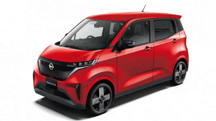 nissan sakura debuts as $14,000 electric kei car with 112 miles of range