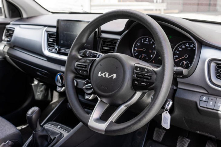 android, 2022 kia stonic s manual review