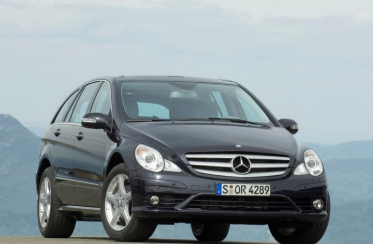 mercedes-benz recalls over 17,500 cars in nz and australia